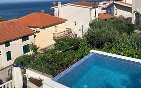 Apartments With Pool Vrdoljak