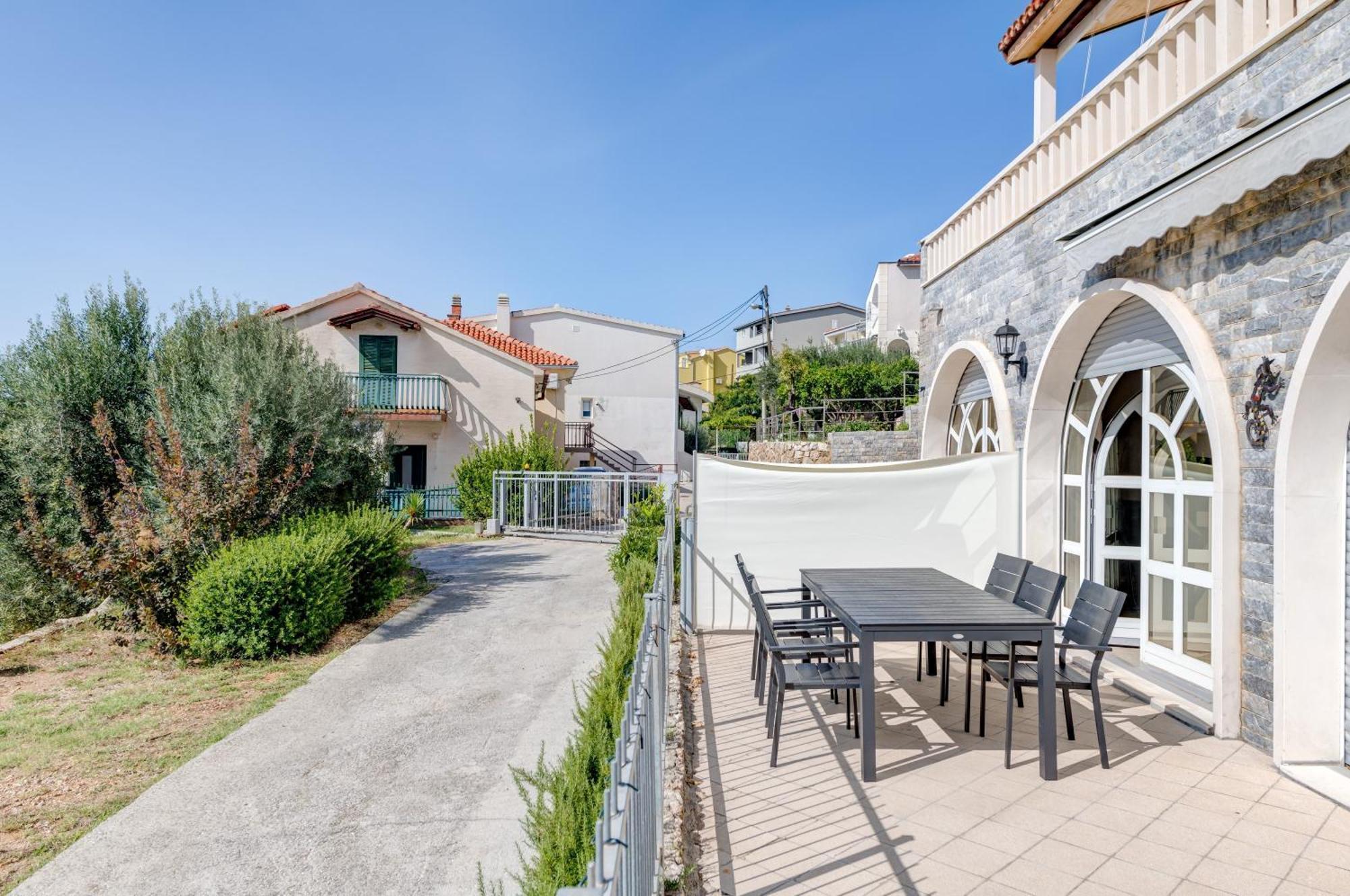 Apartments With Pool Vrdoljak Omiš Zimmer foto