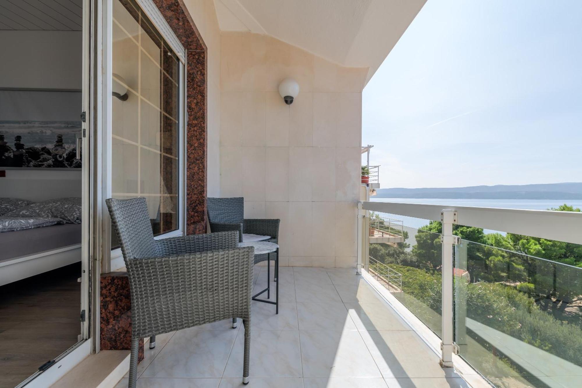 Apartments With Pool Vrdoljak Omiš Zimmer foto
