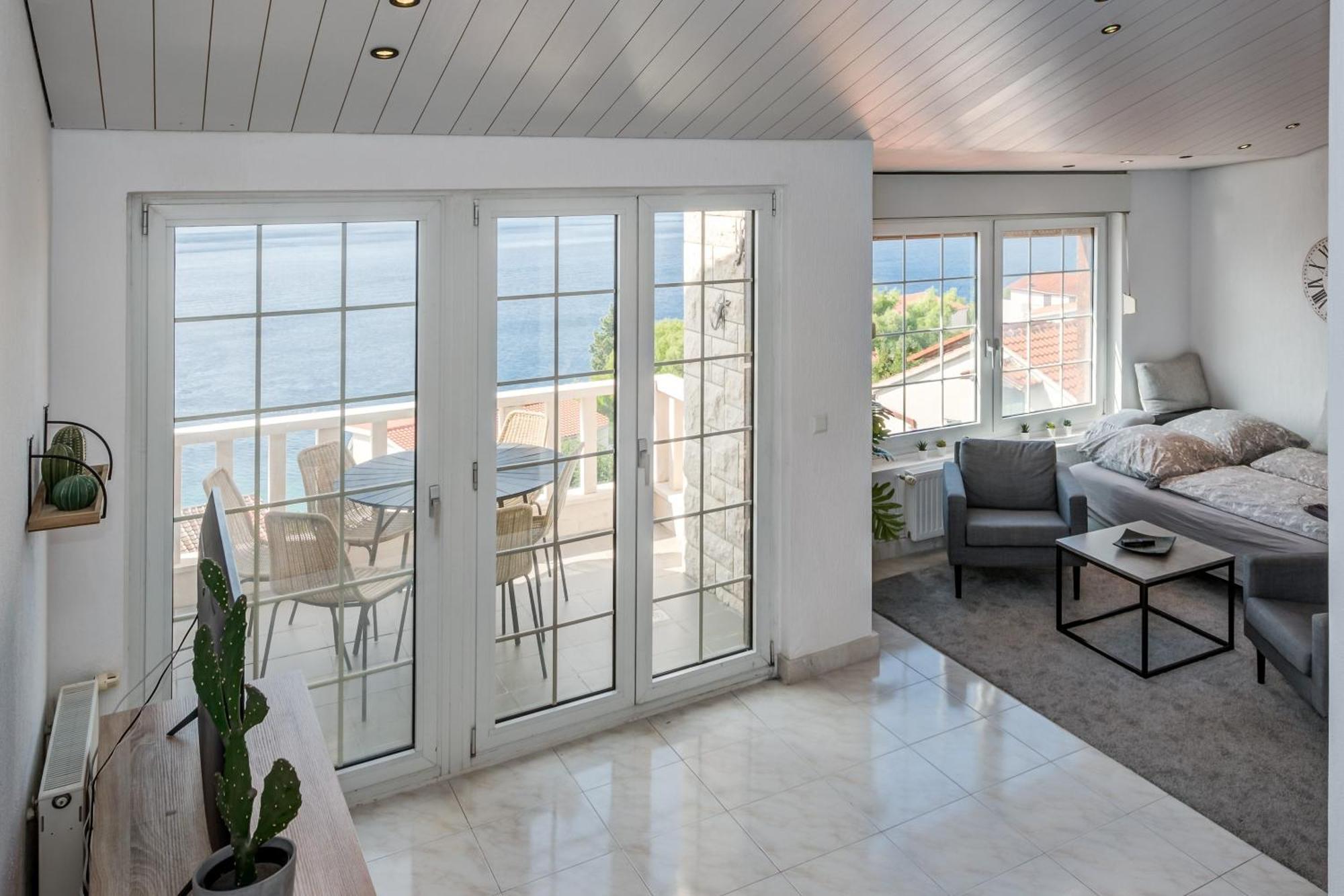 Apartments With Pool Vrdoljak Omiš Zimmer foto